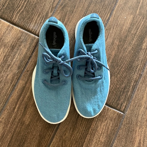 light blue allbirds